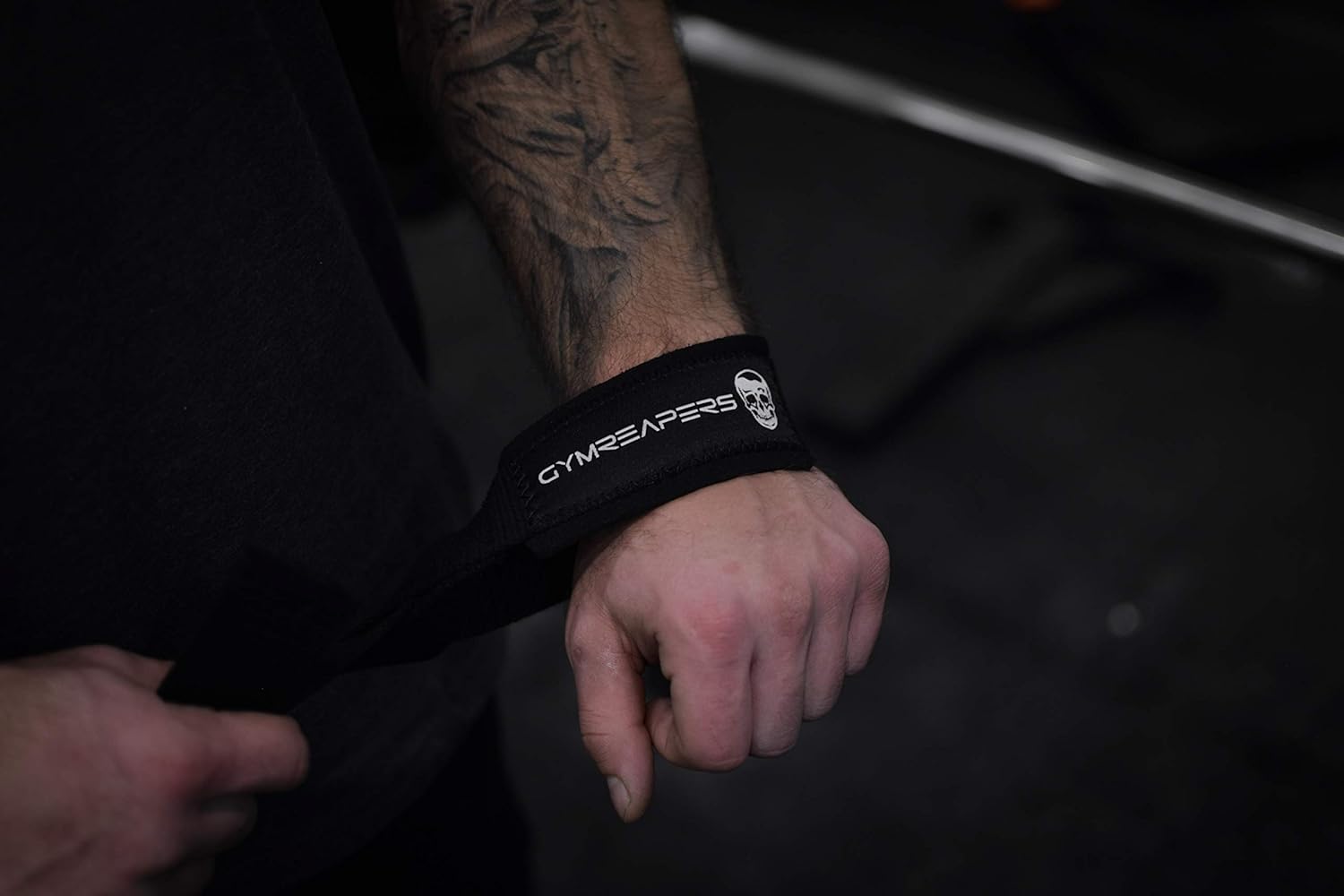 Lifting Wrist Straps for Weightlifting, Bodybuilding, Powerlifting, Strength Training, & Deadlifts - Padded Neoprene with 18 Inch Cotton